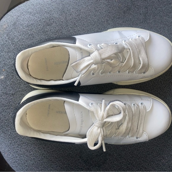 Men's White and Black Sneakers - Picture 4 of 8
